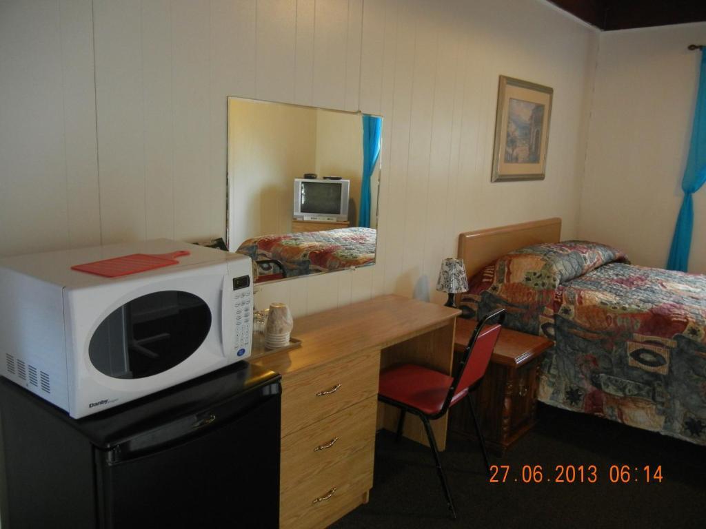 Holiday House Motel 펜틱턴 객실 사진
